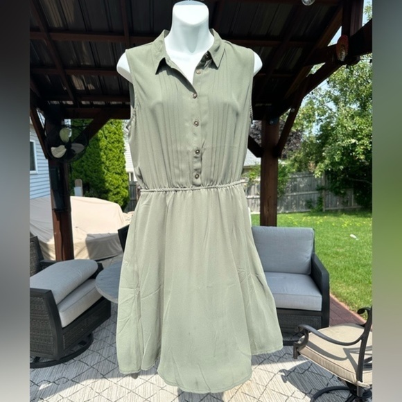 Maison Jules Brand (Set of Two) Green and Maroon Dresses Size Large - Picture 9 of 11